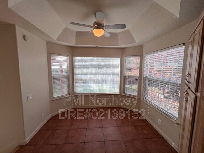 Building Photo - 3213 Hilton Head Dr