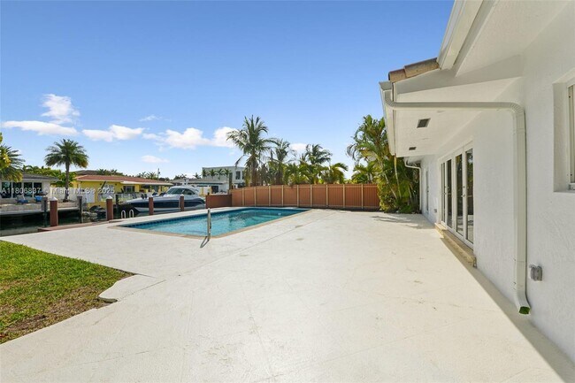 Building Photo - 13145 Coronado Terrace