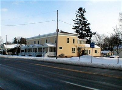 Building Photo - 402 E Ludington Ave