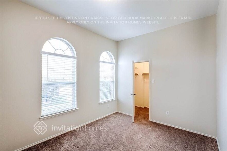 Building Photo - 9917 Lamberton Terrace