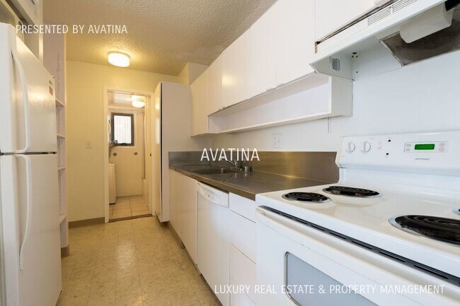 Building Photo - 225 Ka?iulani Ave