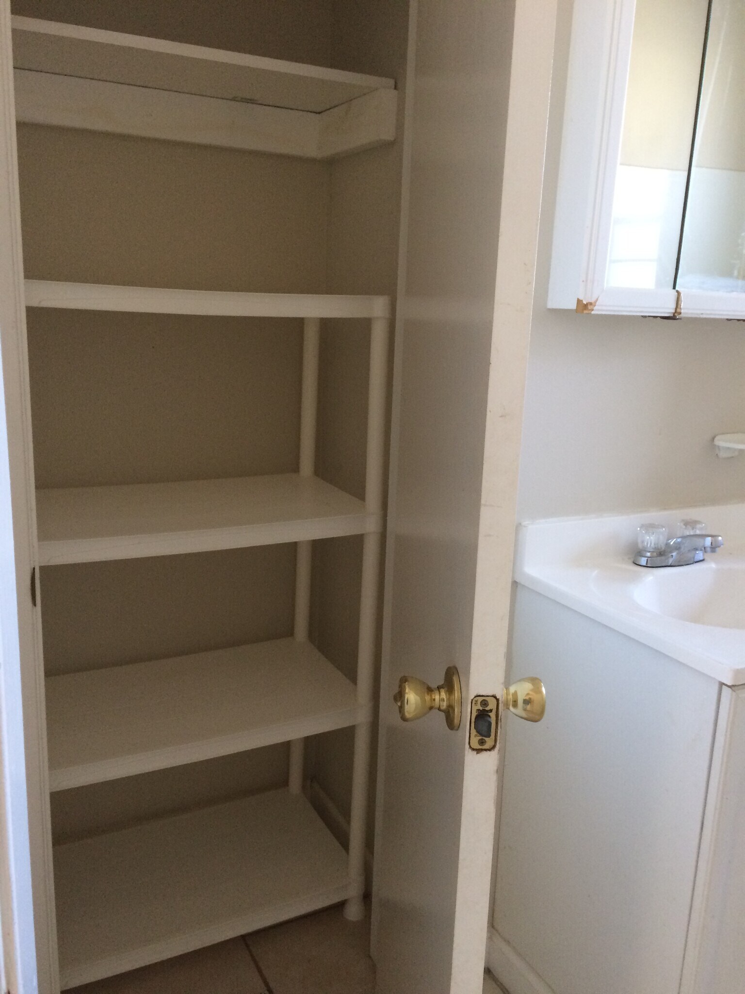 Building Photo - 2350 Lyndell Dr