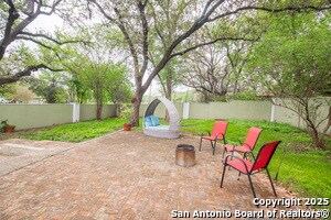Building Photo - 9319 Oak Ledge Dr