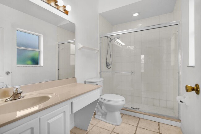 Building Photo - 2340 Commodores Club Blvd