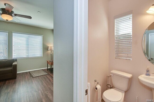 Building Photo - Spacious 4-Bed, 2.5-Bath Home in Fontana Unified School District with Private Backyard