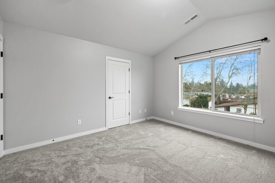 Building Photo - 8462 NE Noelle Way