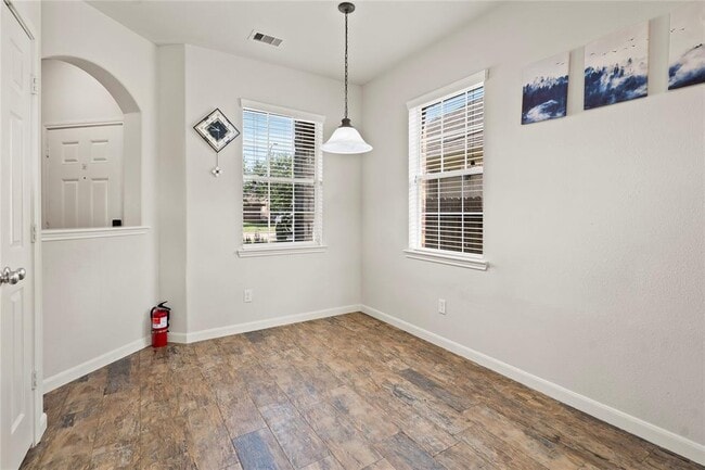 Building Photo - 8243 Mandalay Bay Dr