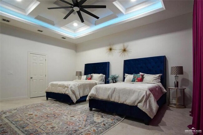 Building Photo - 27 Encantado Cir