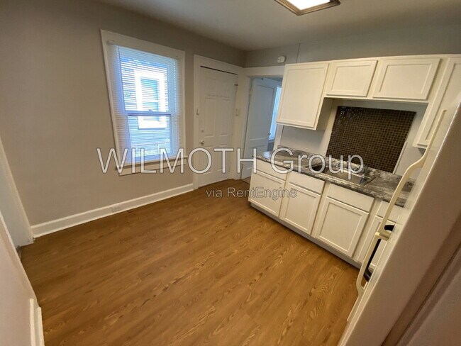 Building Photo - 1533 Kappes St