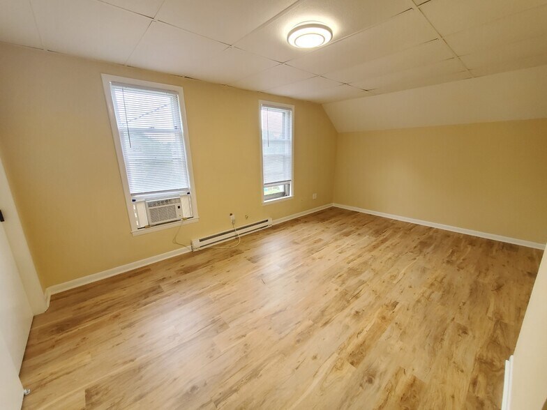 Bedroom - 368 E 2nd St