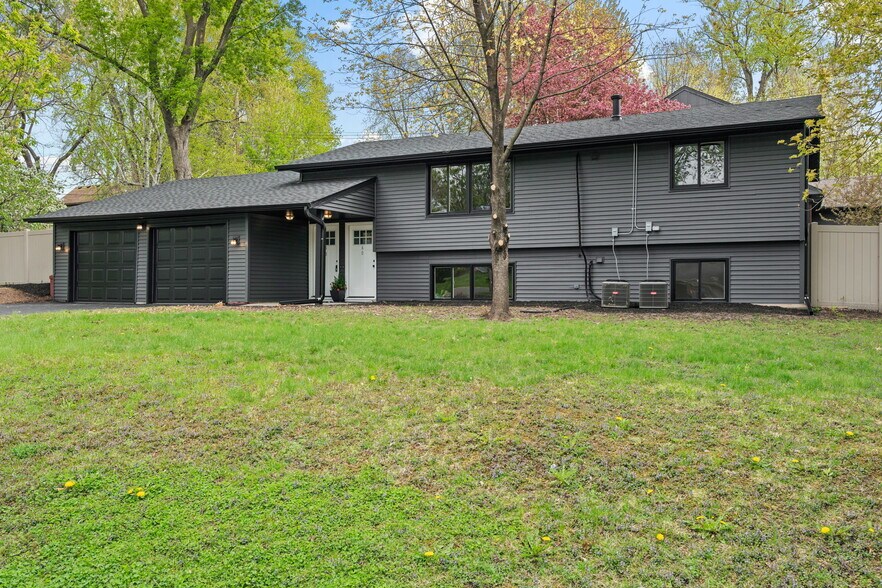 Building Photo - 58 Inglewood St