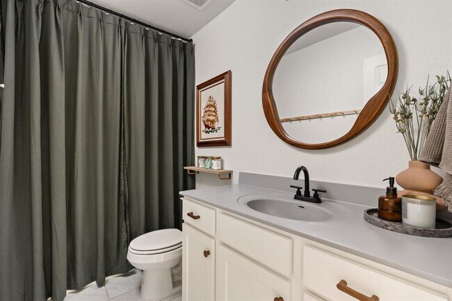 Building Photo - 6702 Routenburn St