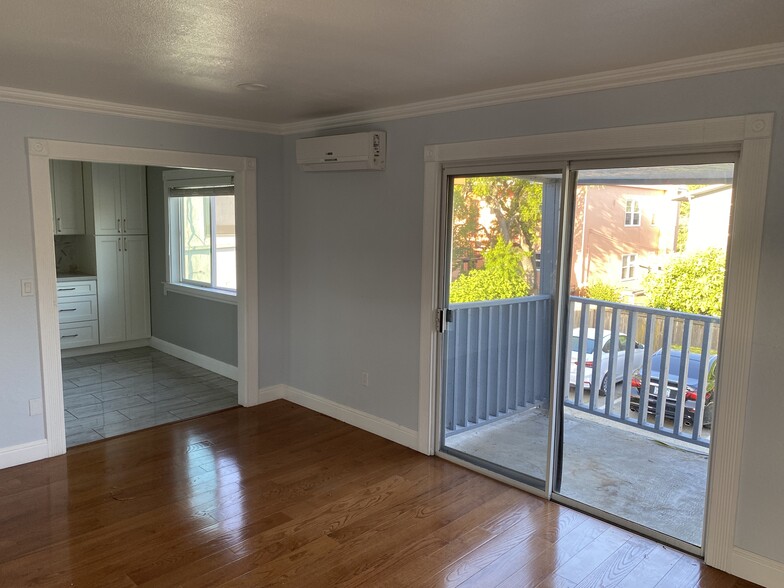 living room - 2110 Spaulding Ave