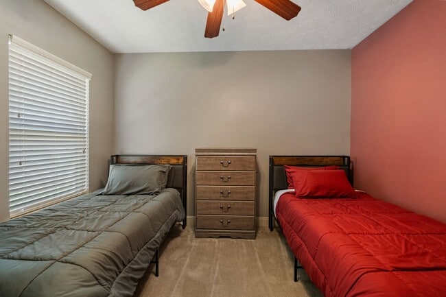 Building Photo - 3 Bedroom, 2 Bath, 1826 Heated Sq Ft Home ...