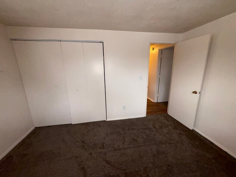 Bedroom - 6263 Cruxten Dr