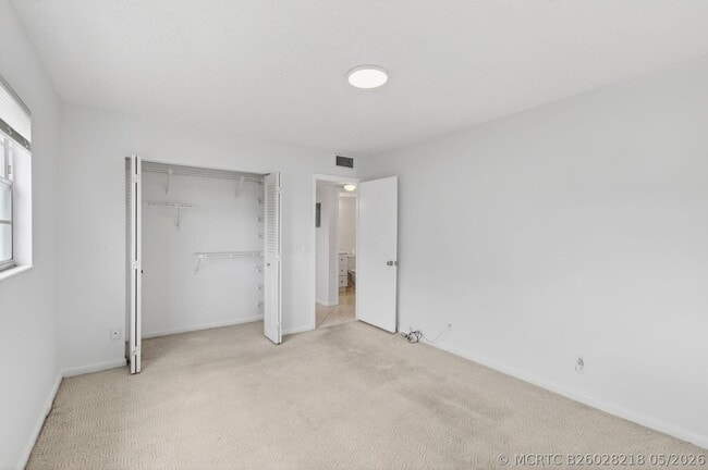 Building Photo - 360 Fanshaw I
