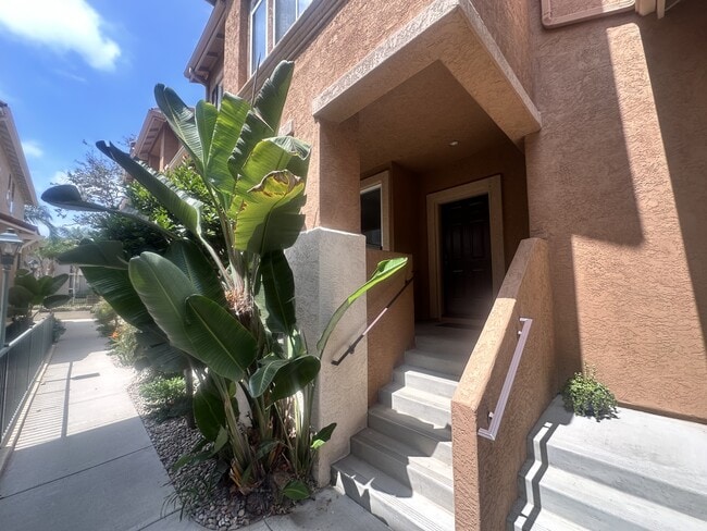 Building Photo - 926 Camino De La Reina