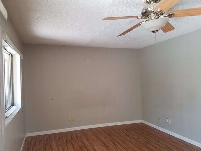 Building Photo - Nice Three Bedroom Home in Mesa With a Pool