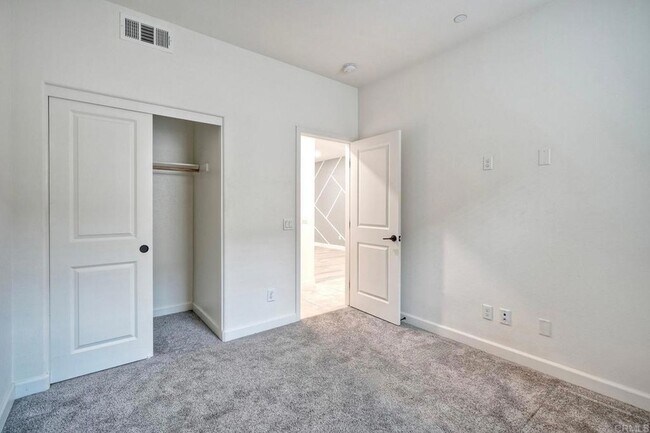 Building Photo - 4336 Harbor Way