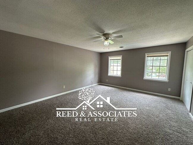Building Photo - 2 Bedroom in Colonial - Yorkshire