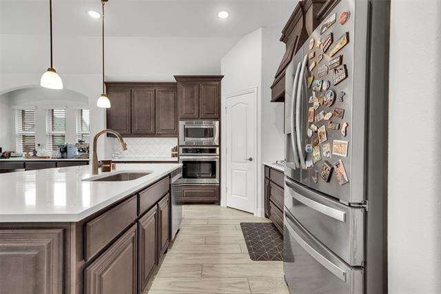 Building Photo - 517 Birch Grv Dr