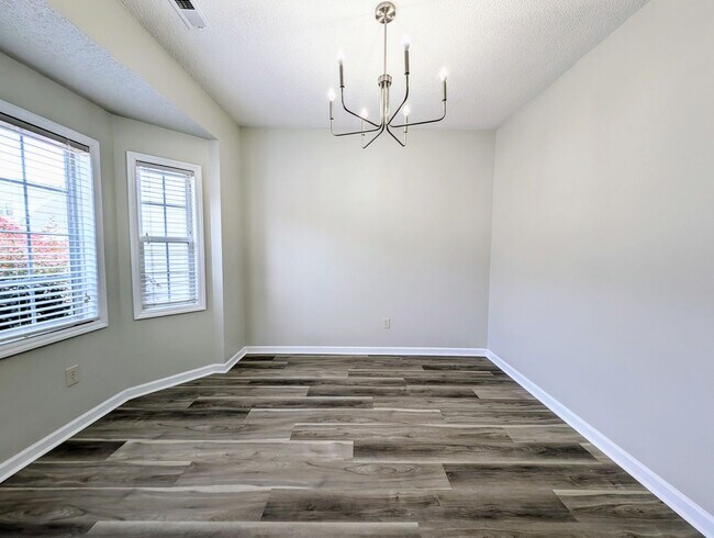Building Photo - 220 Misty Groves Cir