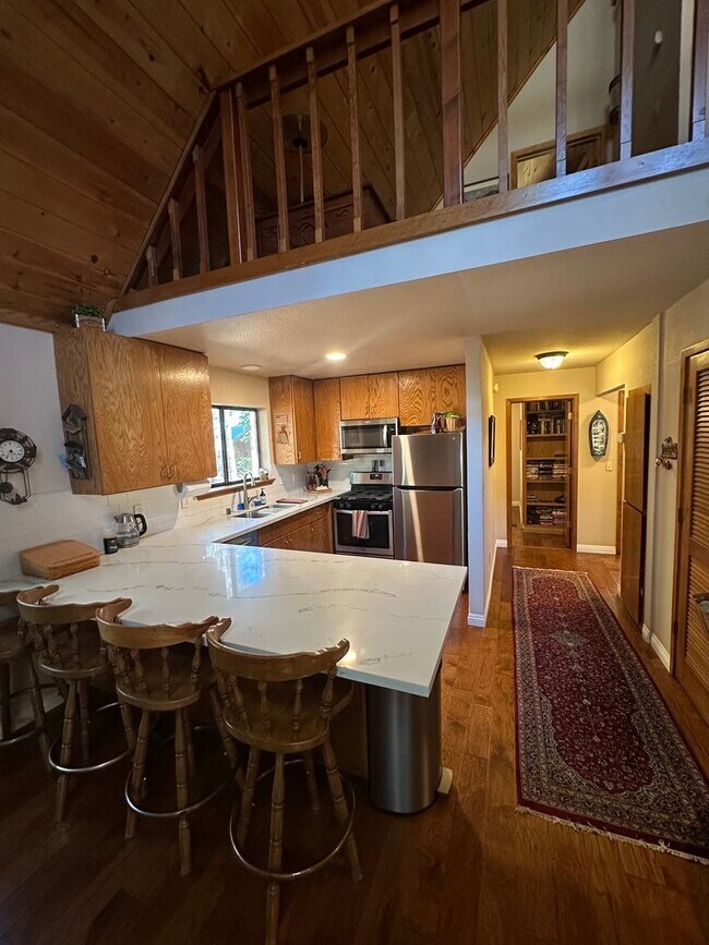 Building Photo - Charming 3 Bed Ski Lease in Tahoe Donner