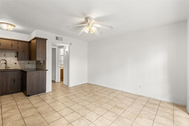 Building Photo - 8238 Fondren Rd