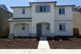 Building Photo - Gorgeous Brand New 4 bed 3 bath 2 story ho...