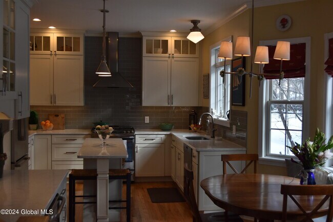 Building Photo - 63 Hearthstone Dr