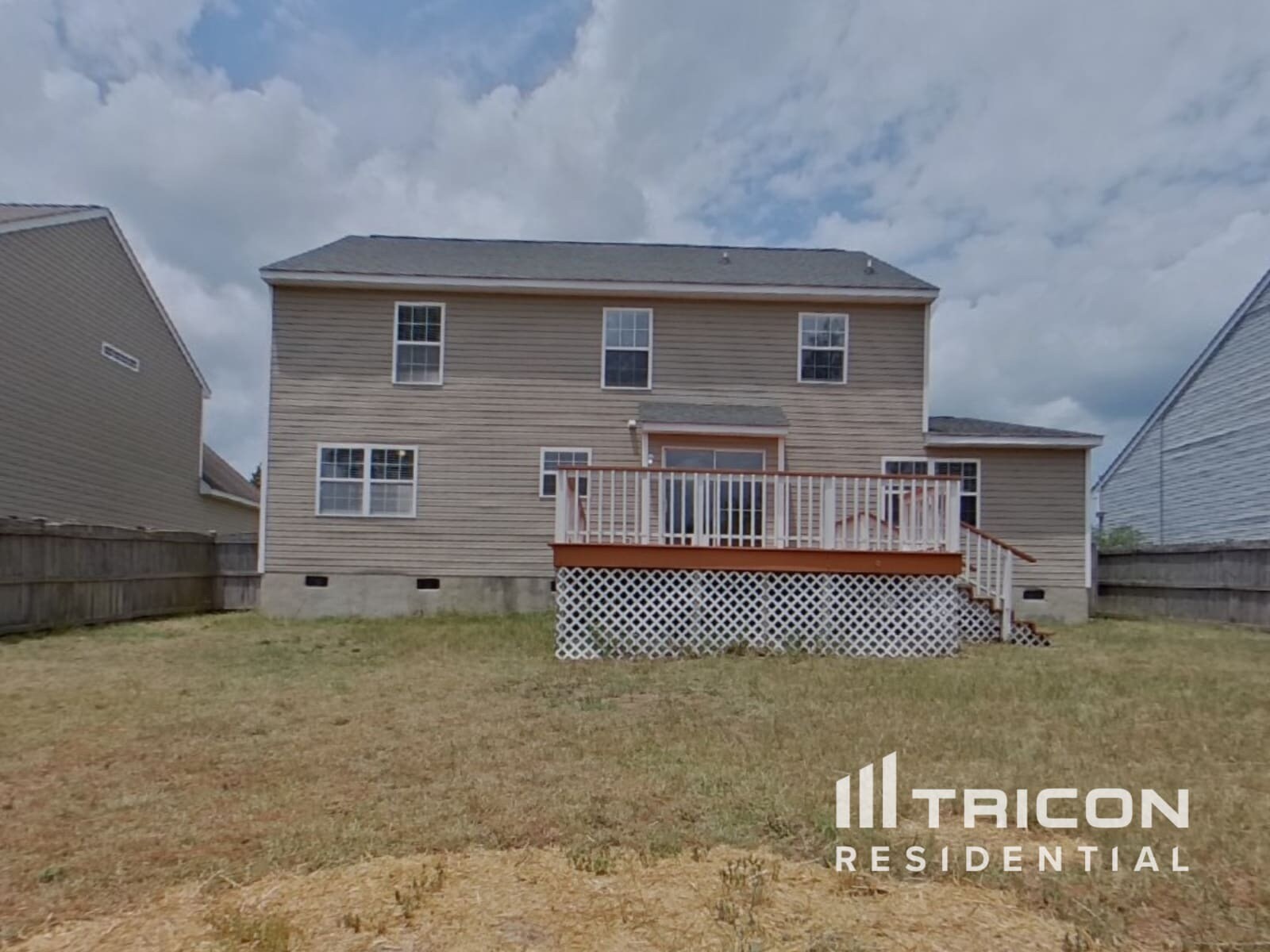 Building Photo - 661 Thornhill Dr