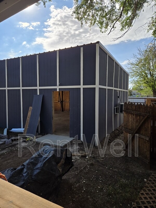 Building Photo - 9007 Dawson Ave