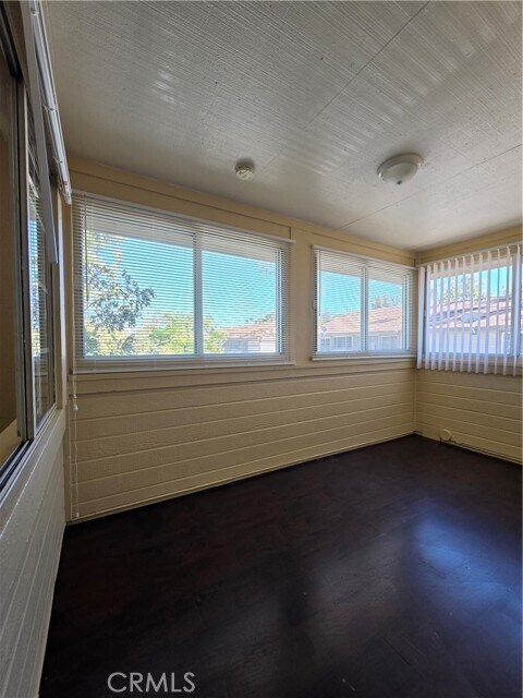 Building Photo - 1614 S Campus Ave