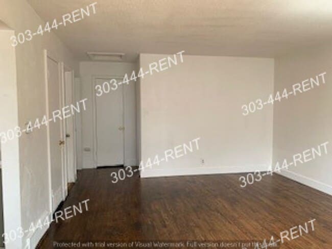 Building Photo - EM931