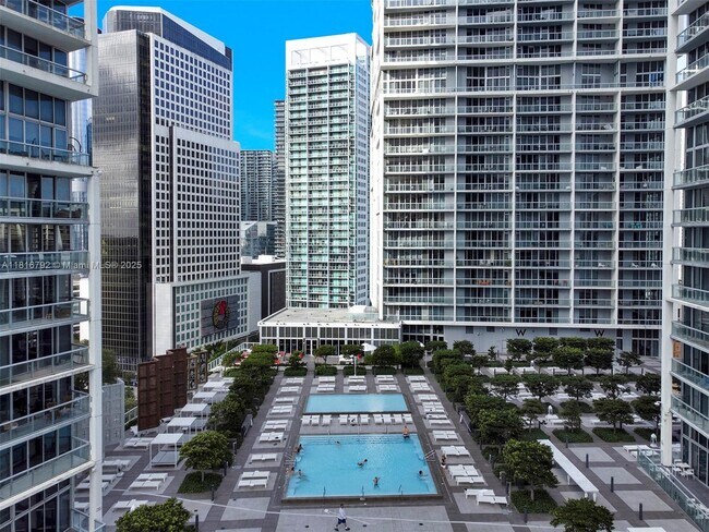 Building Photo - 465 Brickell Ave