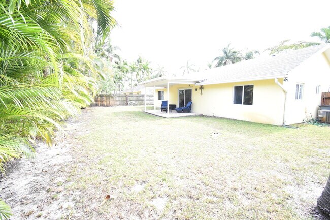 Building Photo - 9426 Southampton Pl