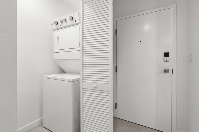 Building Photo - 1235 SW 27th Ave