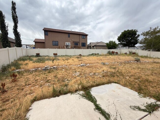 Building Photo - 783 Meadow Side Dr