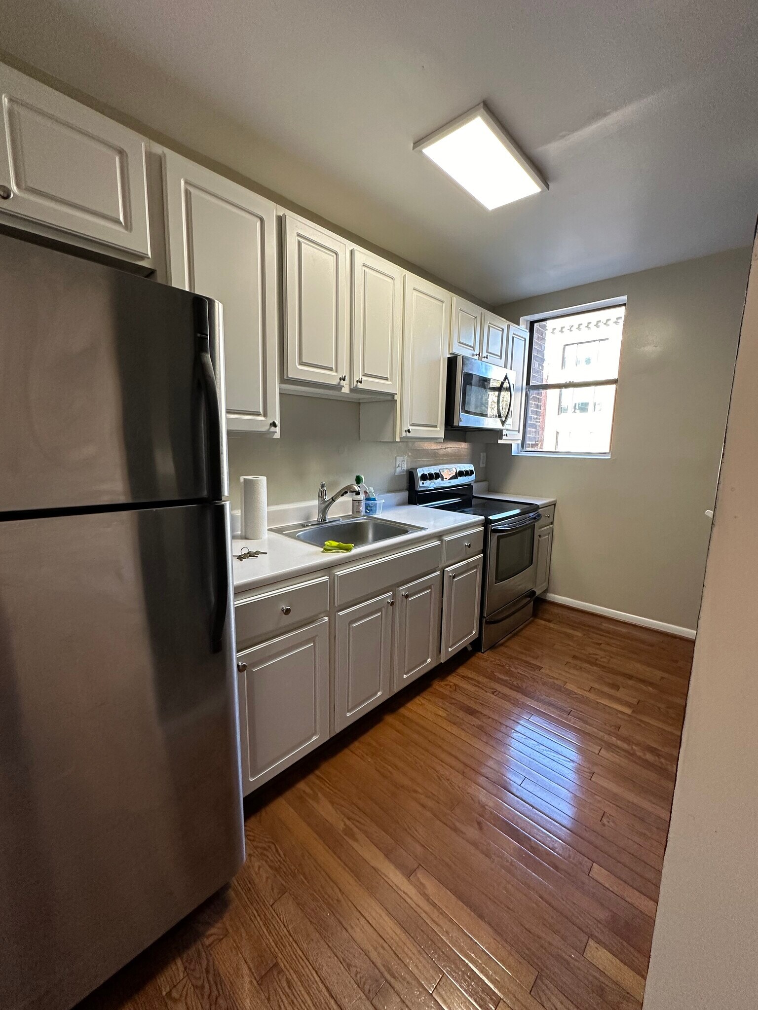 Kitchen - 1420 Chapin St NW