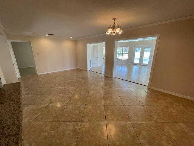 Building Photo - 900 Avenida De Leon