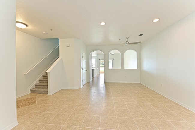 Building Photo - 3566 Parkridge Cir