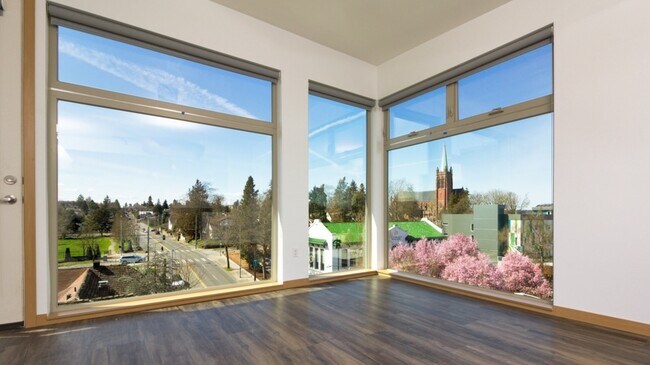 Building Photo - 4750 Roosevelt Way NE