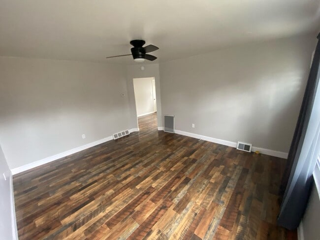 Building Photo - Renovated 3 Bed Single Family Ranch Home on Quite Cul De Sac