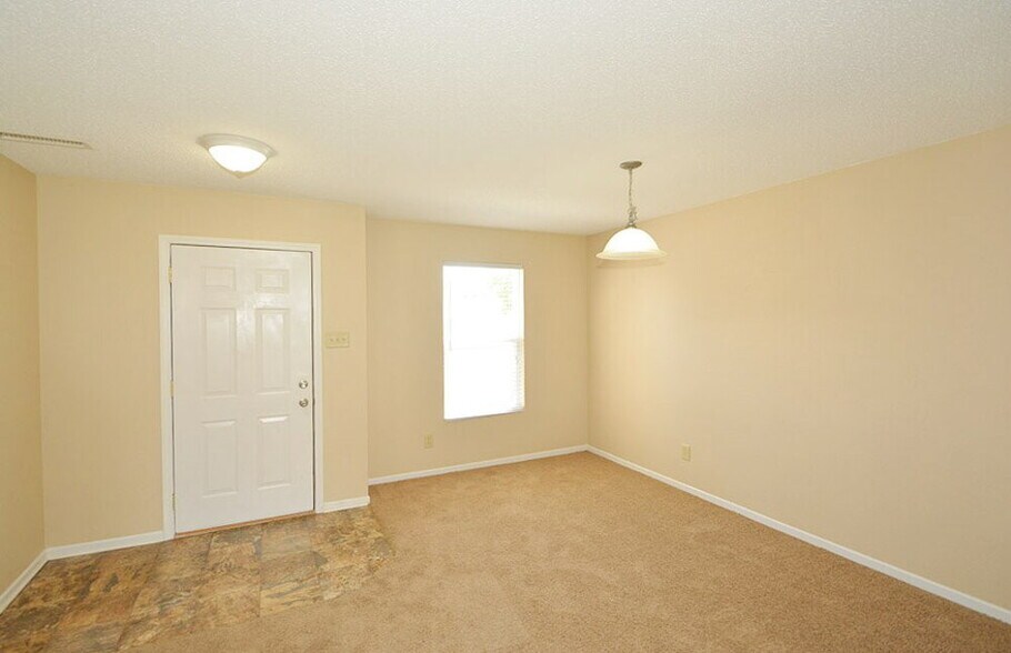 Building Photo - 5660 Grassy Bank Dr