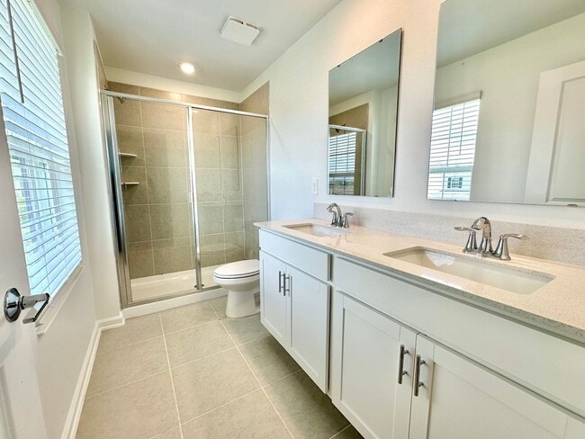 Building Photo - Modern Comfort Meets Community Living in K...