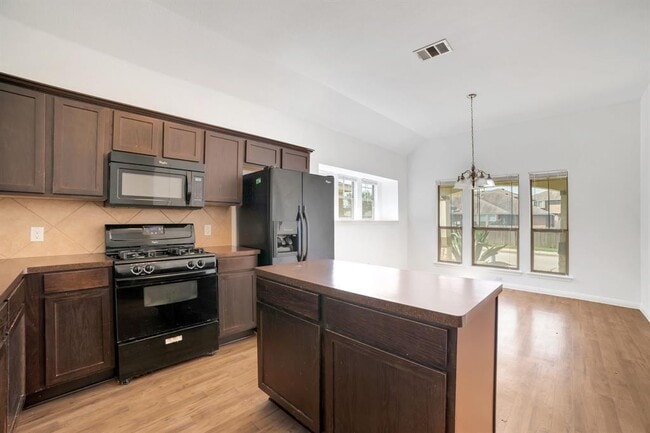 Building Photo - 15100 Parrish Ln