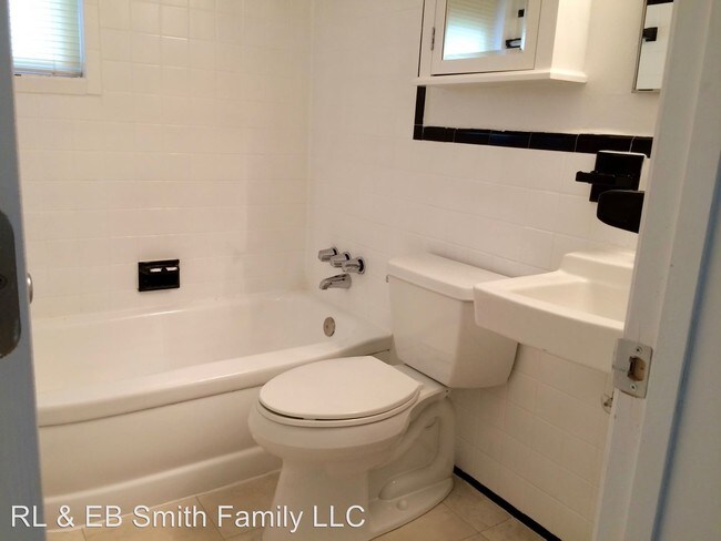 Building Photo - 205 Dawson Ave