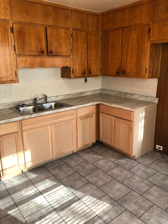 Building Photo - 649 Fulton Ave SW