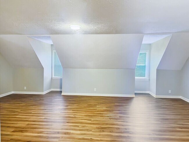 Building Photo - 405 Pleasant Run Rd