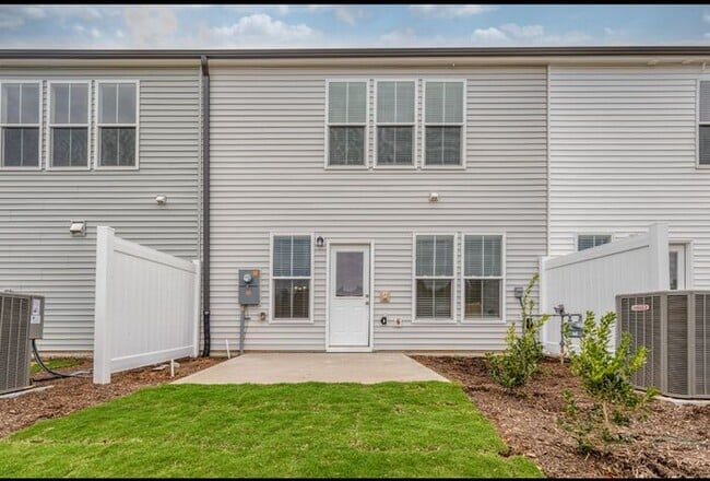 Building Photo - TH, Brand New Construction! Spacious Open Floor Plan, Upgrades throughout, Garage!